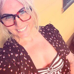 Meet your Posher, Crystal